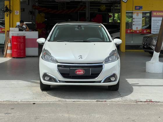 PEUGEOT 208 1.6 GRIFFE 16V FLEX 4P AUTOMÁTICO PEUGEOT 208 1.6 GRIFFE 16V FLEX 4P AUTOMÁTICO